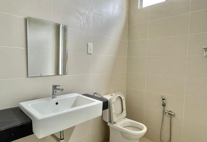 Horizon Hills @ The Green / Double Storey Terrace House