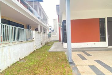 The Canal Garden South, Horizon Hills