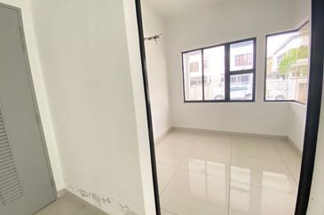 The Canal Garden South, Horizon Hills