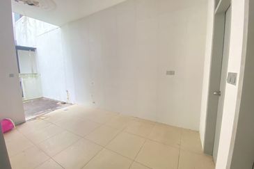 The Canal Garden South, Horizon Hills