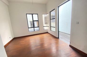 The Canal Garden South, Horizon Hills