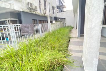 The Canal Garden South, Horizon Hills