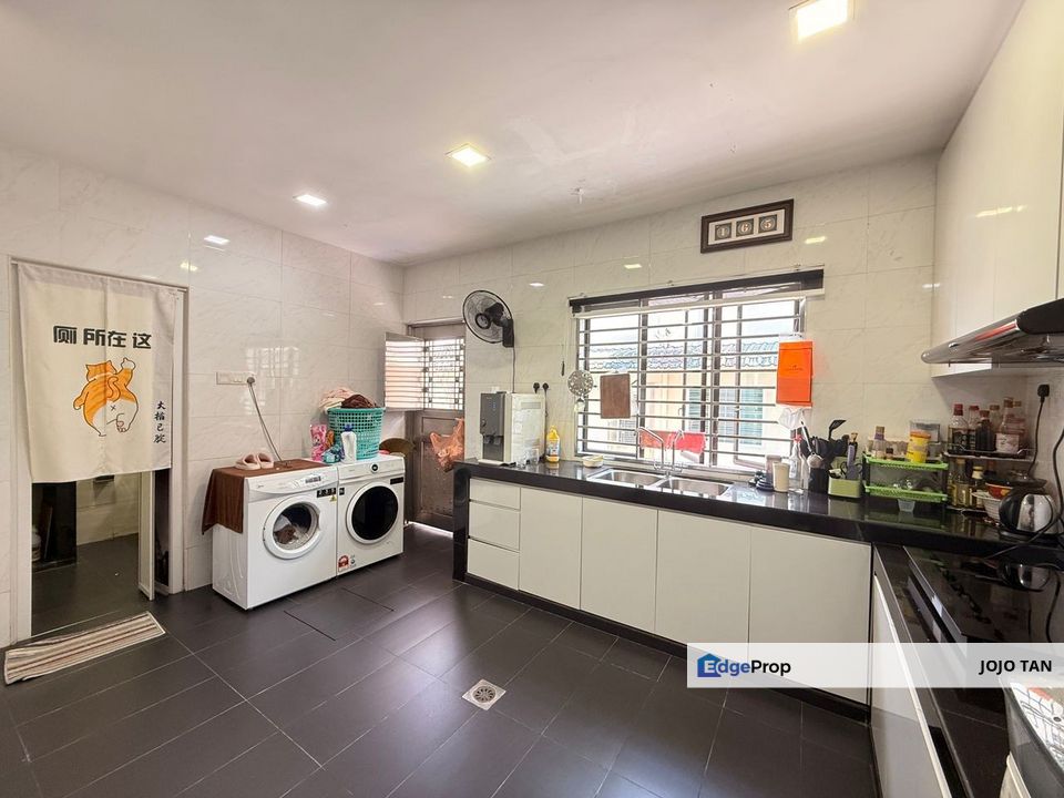 Rare Double Storey Terrace in Skudai – Well Renovated, Johor, Skudai