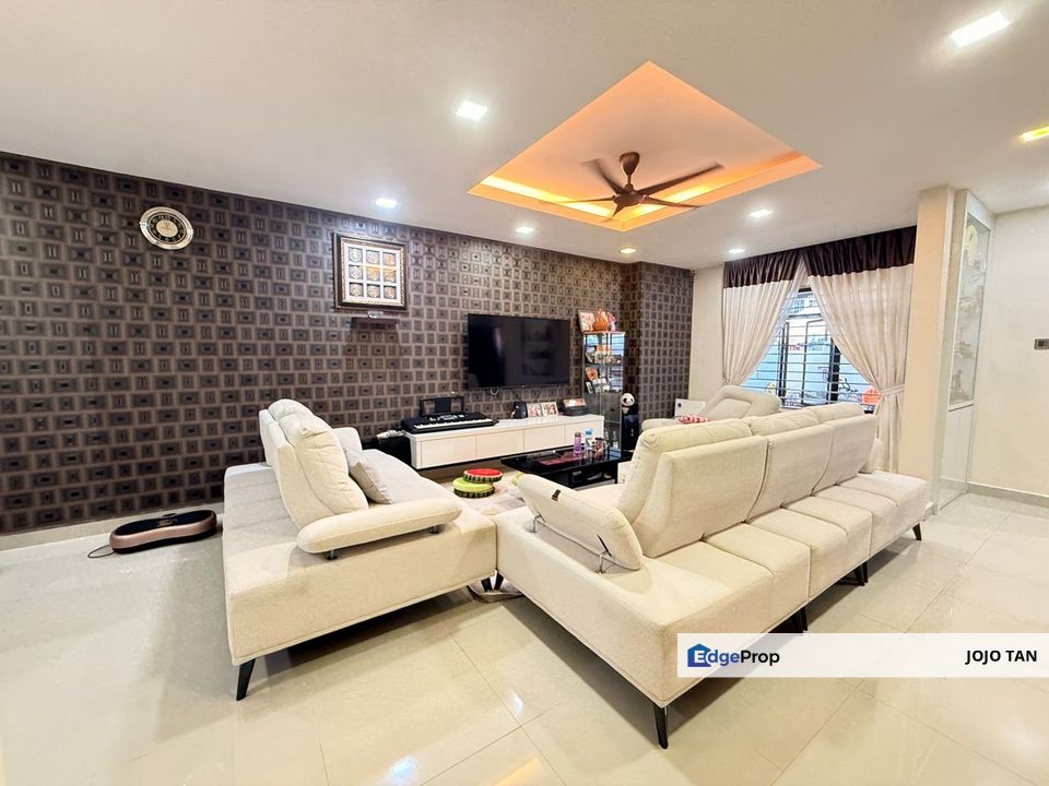 Rare Double Storey Terrace in Skudai – Well Renovated, Johor, Skudai