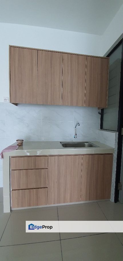 Corner Unit Partially Furnished 2 Parking Nearby MRT Prime Area, Kuala Lumpur, Kepong