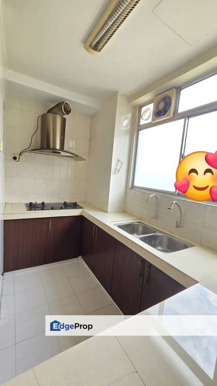 Below Market 100% Loan Corner Partially Furnished Parking nearby MRT 2, Kuala Lumpur, Kepong