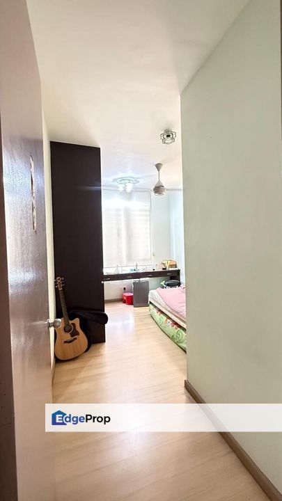 3+1 Room Fully Furnished Parking Nearby Restaurant Lotus Pasar Kepong, Kuala Lumpur, Bandar Menjalara