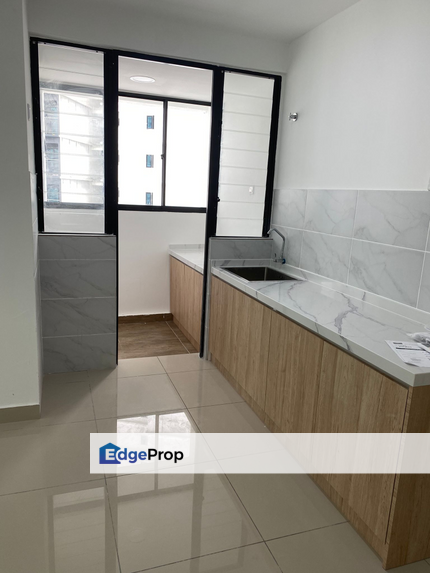 Prime Area Partailly Furnished V 2 Parking Nearby Aeon Mall Restaurant, Kuala Lumpur, Kepong