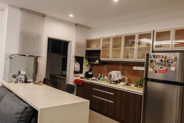 First Residence (Residensi Unggul)