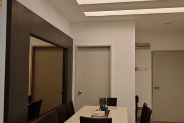 First Residence (Residensi Unggul)