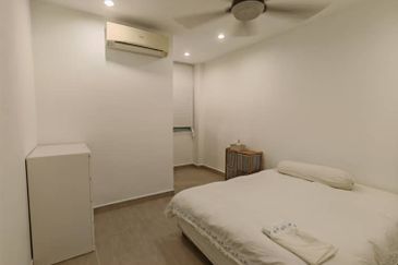 First Residence (Residensi Unggul)