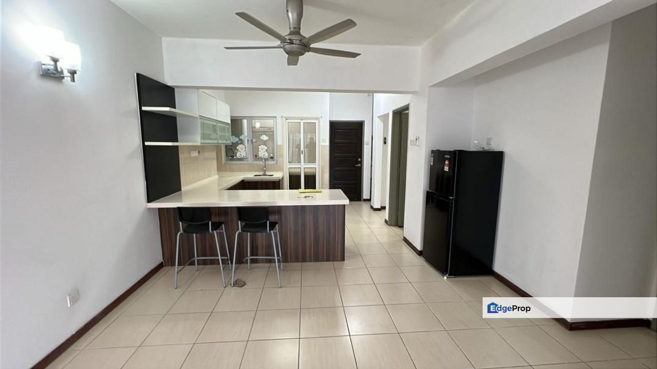 Below Market Value Renovated move in Codition With Parking Naerby Mall, Kuala Lumpur, Bandar Menjalara