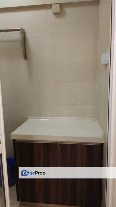 Below Market Value Renovated move in Codition With Parking Naerby Mall, Kuala Lumpur, Bandar Menjalara