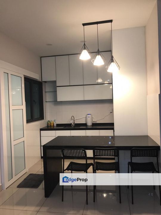 Below Market Move in Condition Fully Renovated with 2 Parking, Kuala Lumpur, Kepong