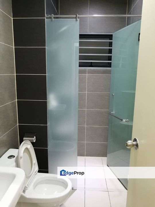 Below Market Move in Condition Fully Renovated with 2 Parking, Kuala Lumpur, Kepong