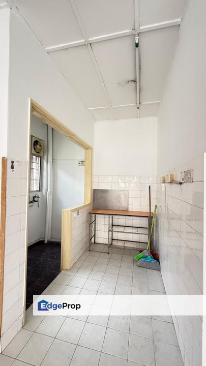 Well Kept New Painting Basic Unit With 2 Aircond and Parking, Kuala Lumpur, Kepong