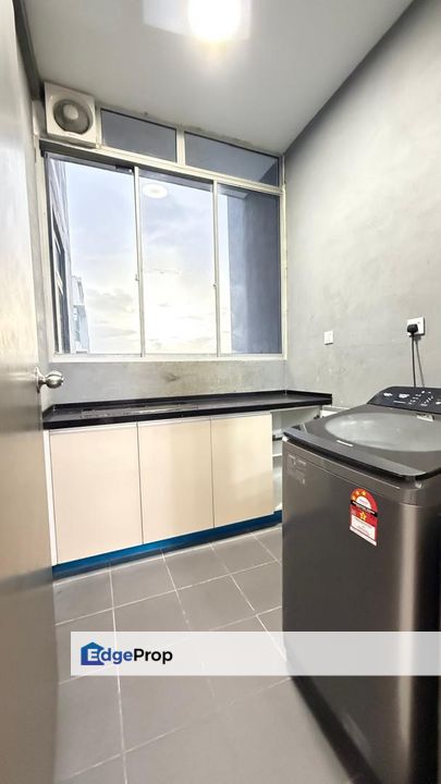 Below Market Well Kept Corner Unit Fully Furnished with 2 Parking, Kuala Lumpur, Kepong