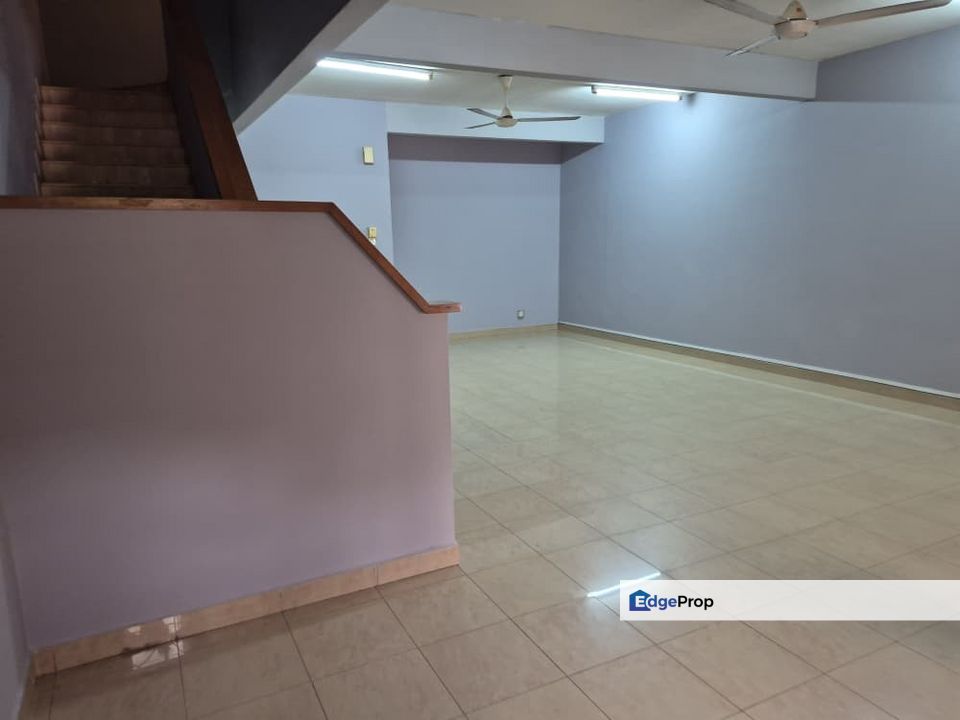Prime Area Well Kept Basic Unit 2 Storey Terrace, Selangor, Subang