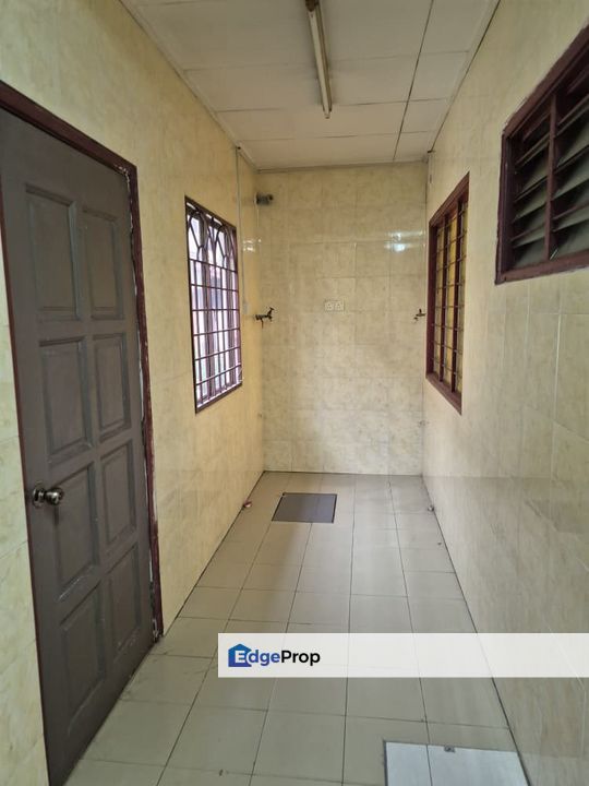 Prime Area Well Kept Basic Unit 2 Storey Terrace, Selangor, Subang