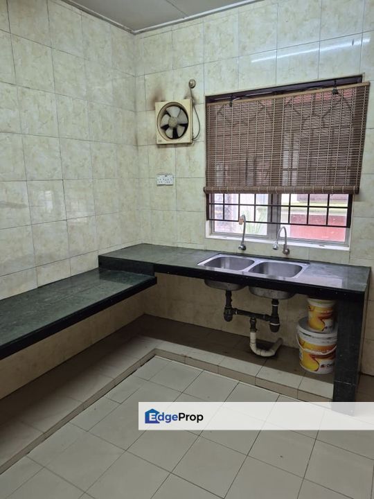 Prime Area Well Kept Basic Unit 2 Storey Terrace, Selangor, Subang