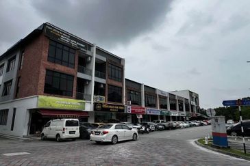 Pusat Komersial Suria (68 Avenue)