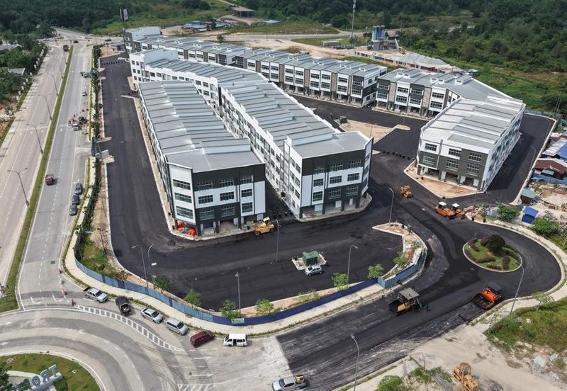 Summit Commercial Hub