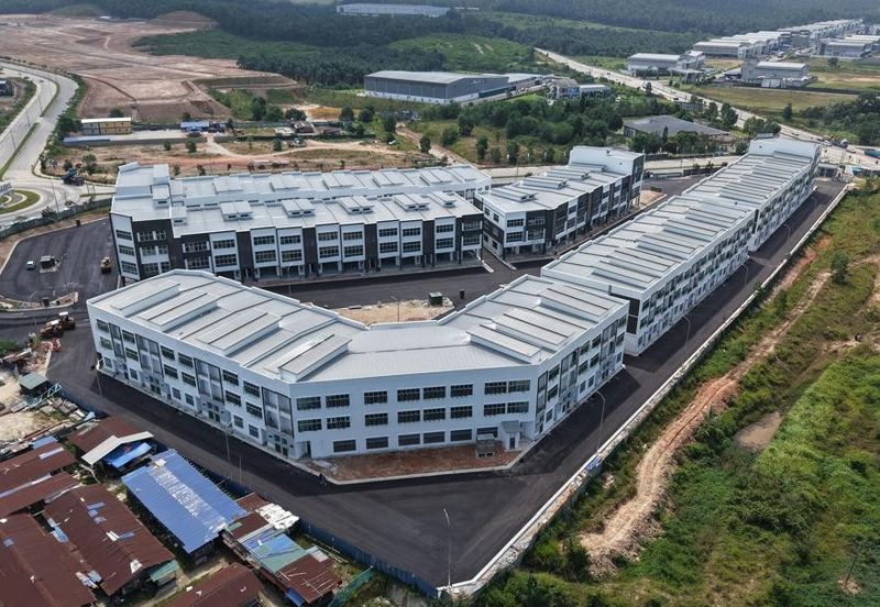 Summit Commercial Hub