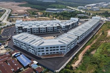 Summit Commercial Hub