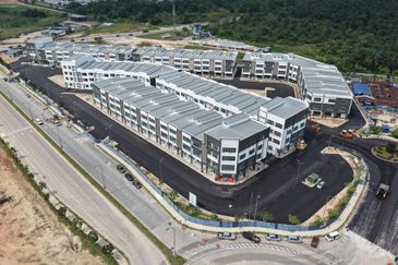 Summit Commercial Hub