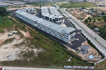 Summit Commercial Hub