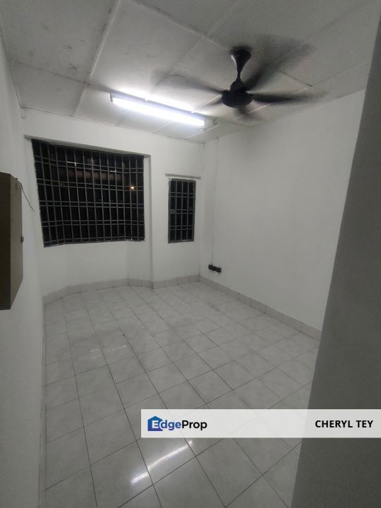 Taman Sri Yaacob 1.5 Storey Terrace House For Rent, Johor, Skudai
