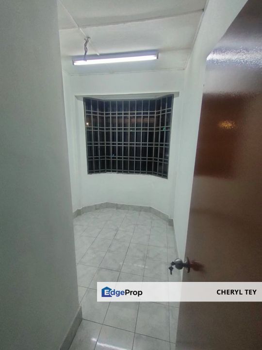 Taman Sri Yaacob 1.5 Storey Terrace House For Rent, Johor, Skudai