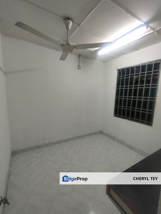 Taman Sri Yaacob 1.5 Storey Terrace House For Rent, Johor, Skudai