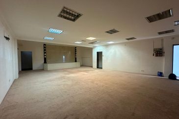 4 Storey Commercial Building For Sales Georgetown Jalan Pahang CHEAPEST PRICE EVER Good Condition 