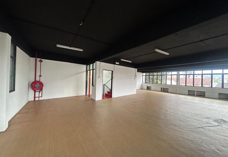 4 Storey Commercial Building For Sales Georgetown Jalan Pahang CHEAPEST PRICE EVER Good Condition 