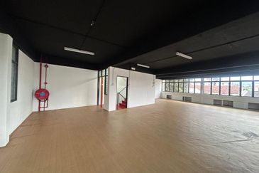 4 Storey Commercial Building For Sales Georgetown Jalan Pahang CHEAPEST PRICE EVER Good Condition 