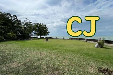 Seafront Land 2.5 ACRE with Houses and Apartment First Garde Development Tanjung Bungah Penang