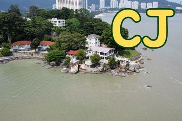 Seafront Land 2.5 ACRE with Houses and Apartment First Garde Development Tanjung Bungah Penang