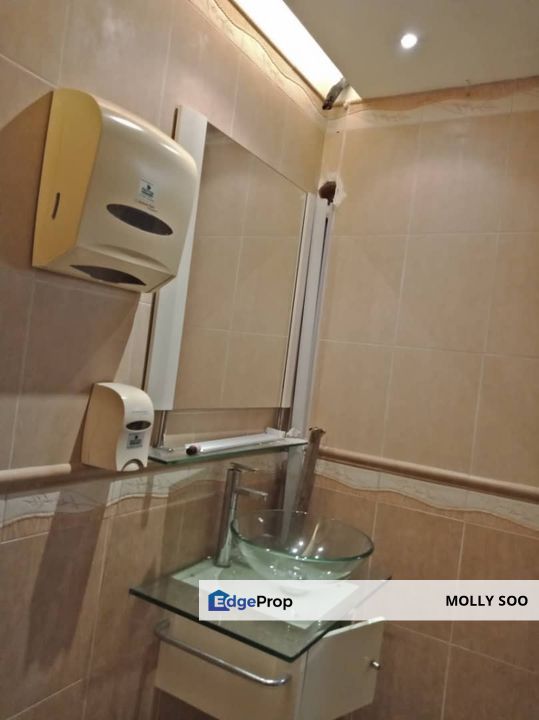 Kelana Centre Point near Paradigm Mall 2500sf 2-adjoining renov offices part furn RM990K, Selangor, Petaling Jaya