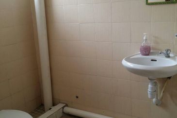 Affordable Office Space @ Putra Nilai for Rent