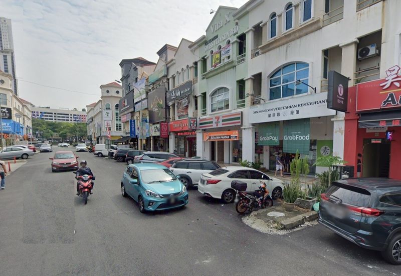 Jalan PJU 5/5, Kota Damansara