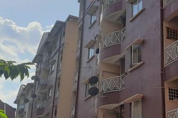 Teratai Mewah Condominium