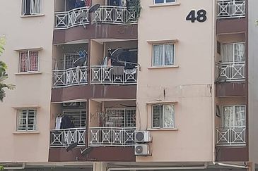 Teratai Mewah Condominium