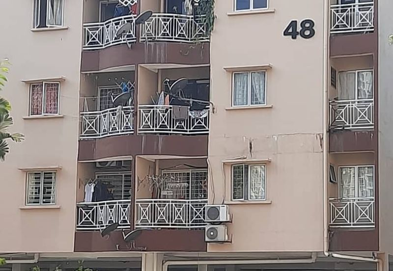 Teratai Mewah Condominium