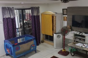 TAMAN UNIVERSITY INDAH