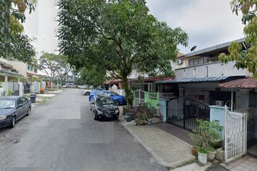 TAMAN UNIVERSITY INDAH