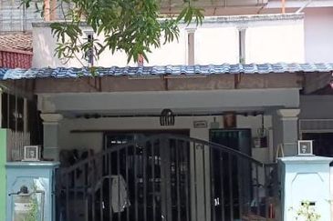 TAMAN UNIVERSITY INDAH