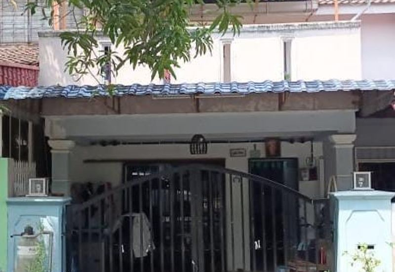 TAMAN UNIVERSITY INDAH