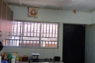 TAMAN UNIVERSITY INDAH