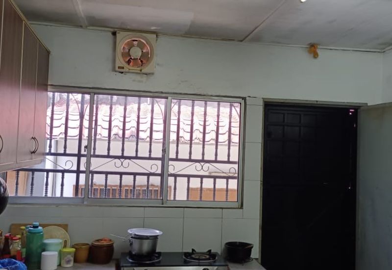 TAMAN UNIVERSITY INDAH